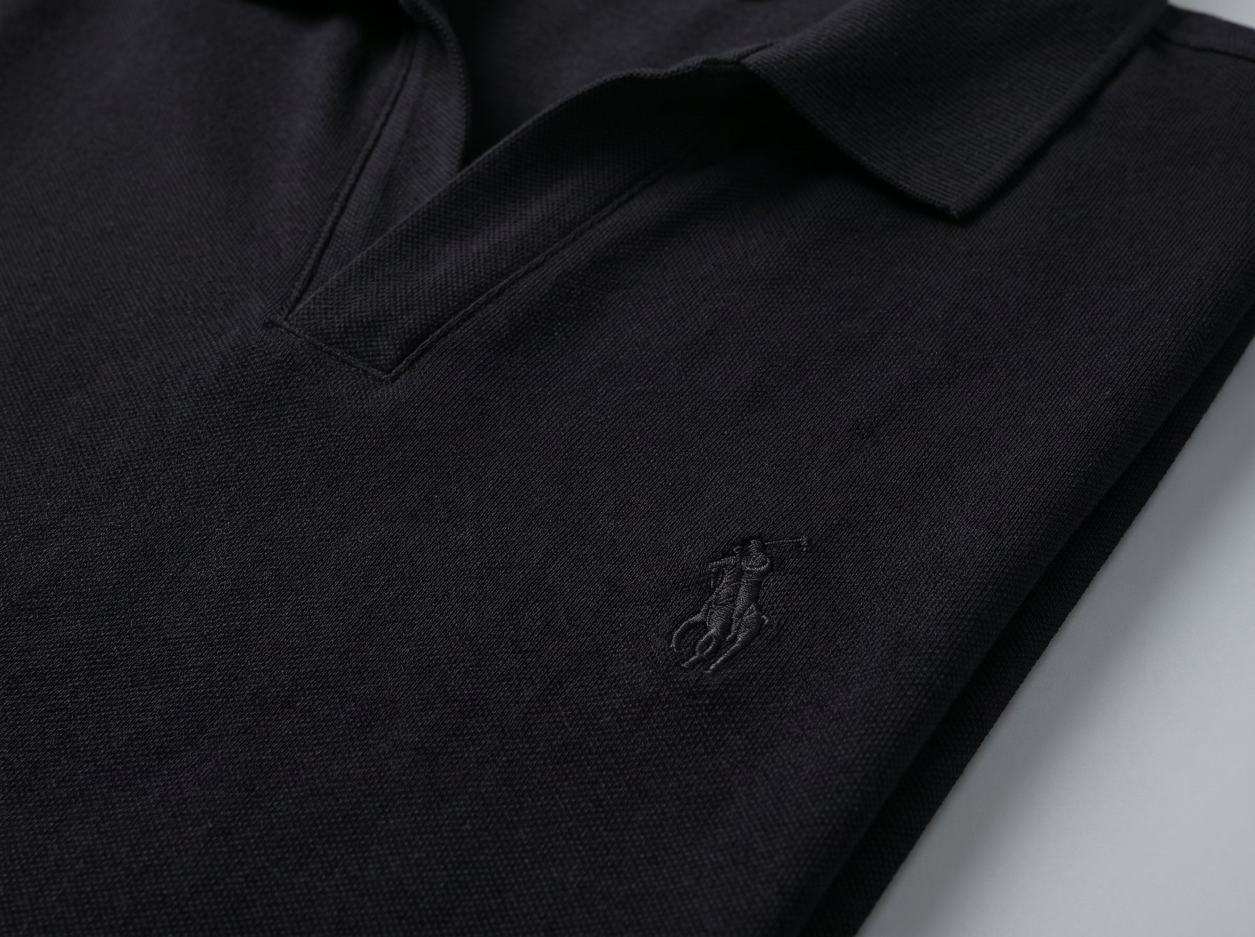 Camisa Gola Polo RL Monochrome V-Neck - Preta