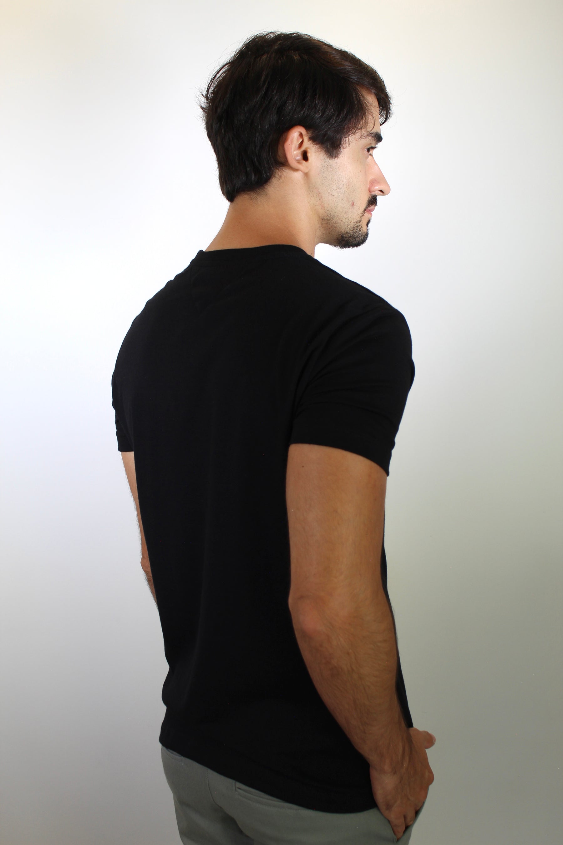 Camiseta TH N.Y.C Script Signature Side - Preta