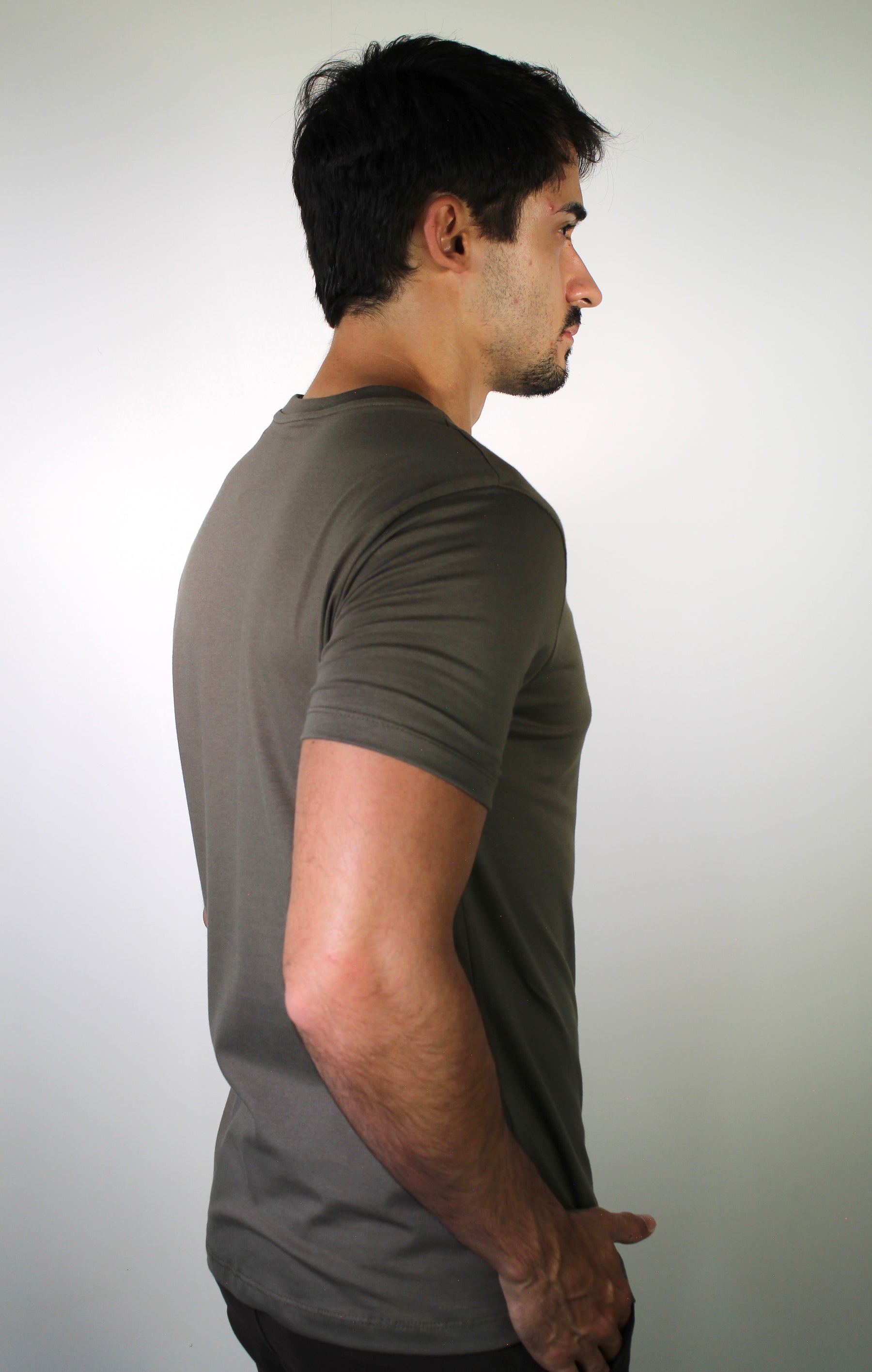 Camiseta AX Round Side Logo - Marrom Acinzentado