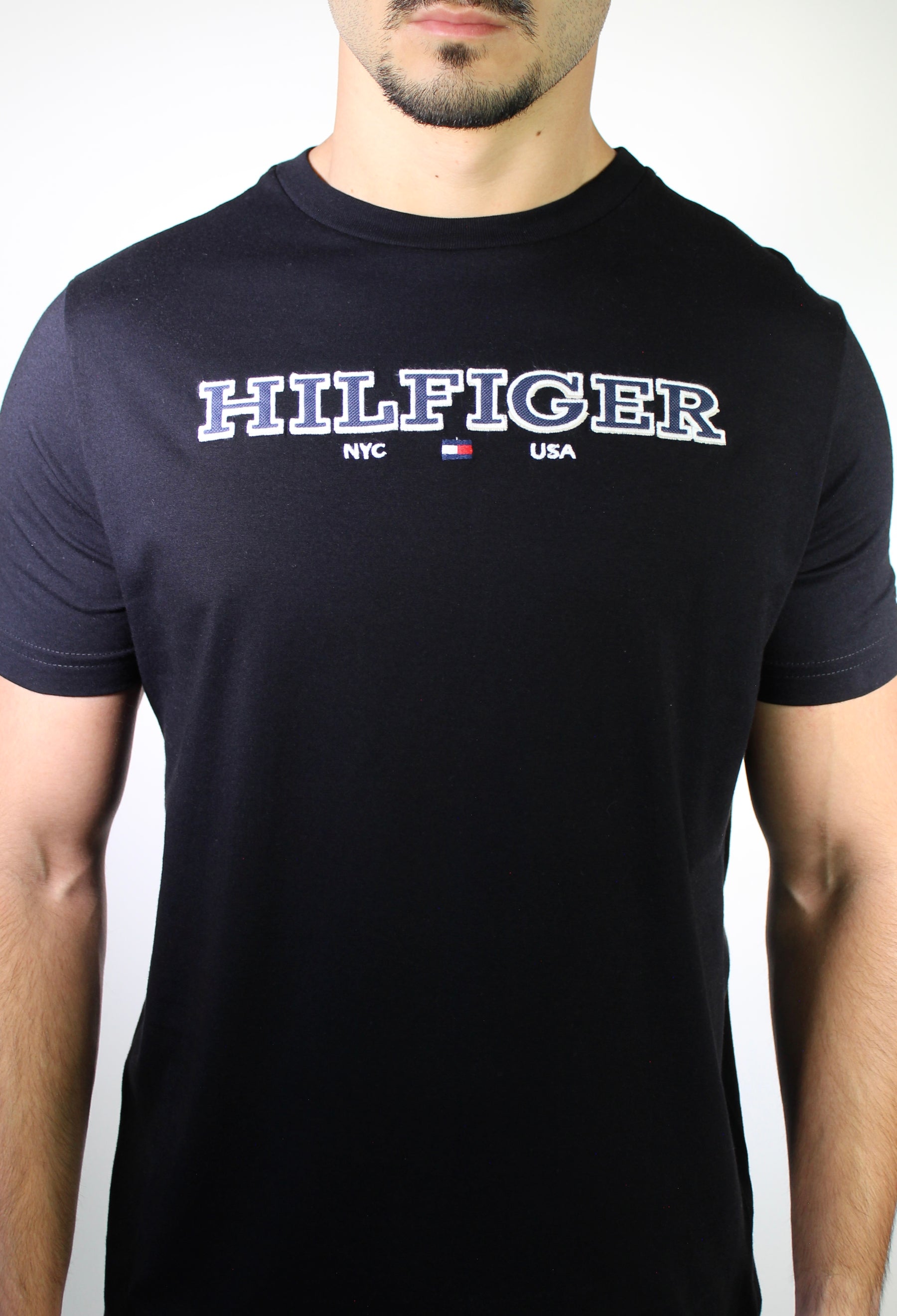 Camiseta TH Hilfiger NYC USA - Preta