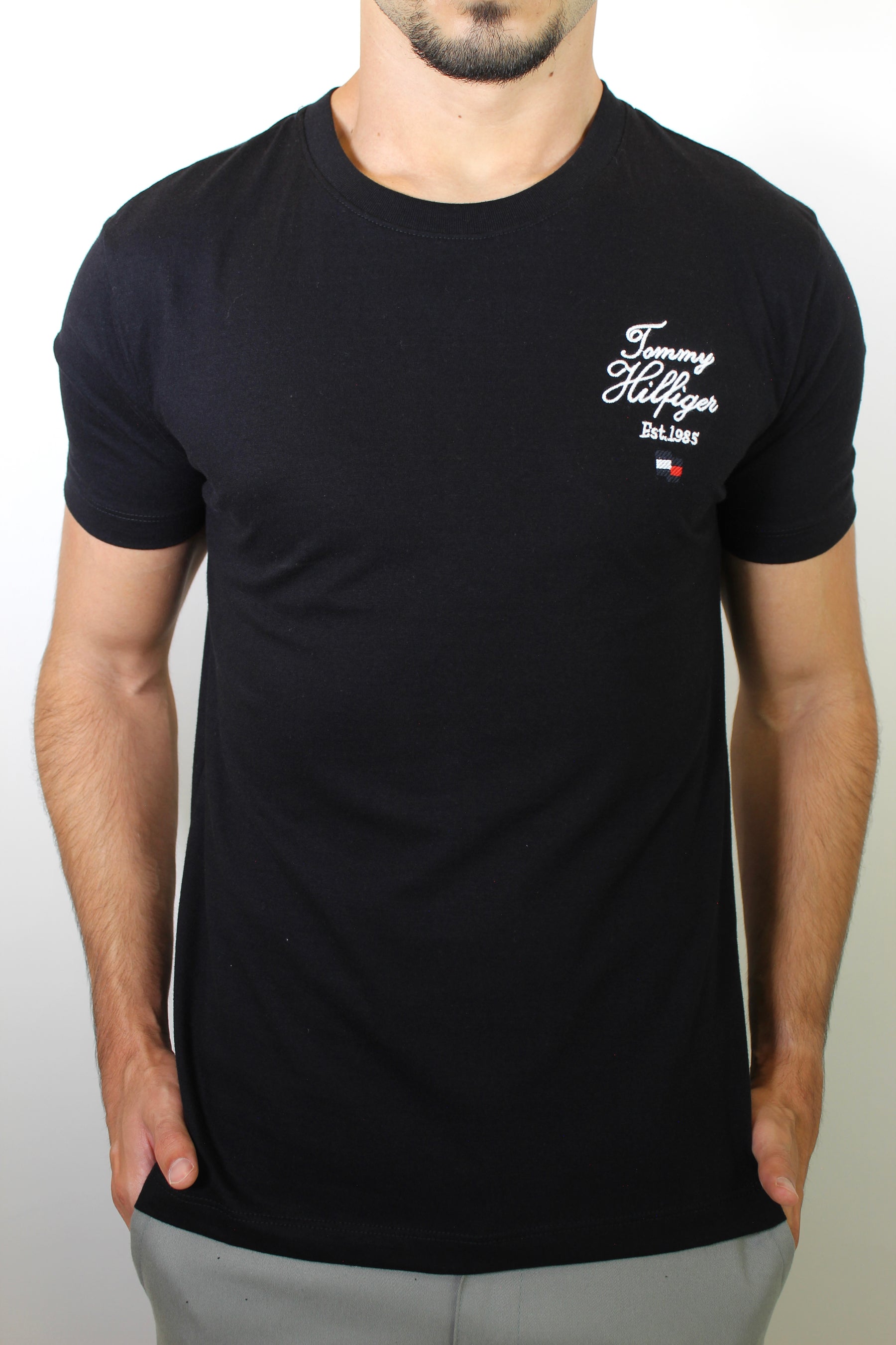 Camiseta TH N.Y.C Script Signature Side - Preta