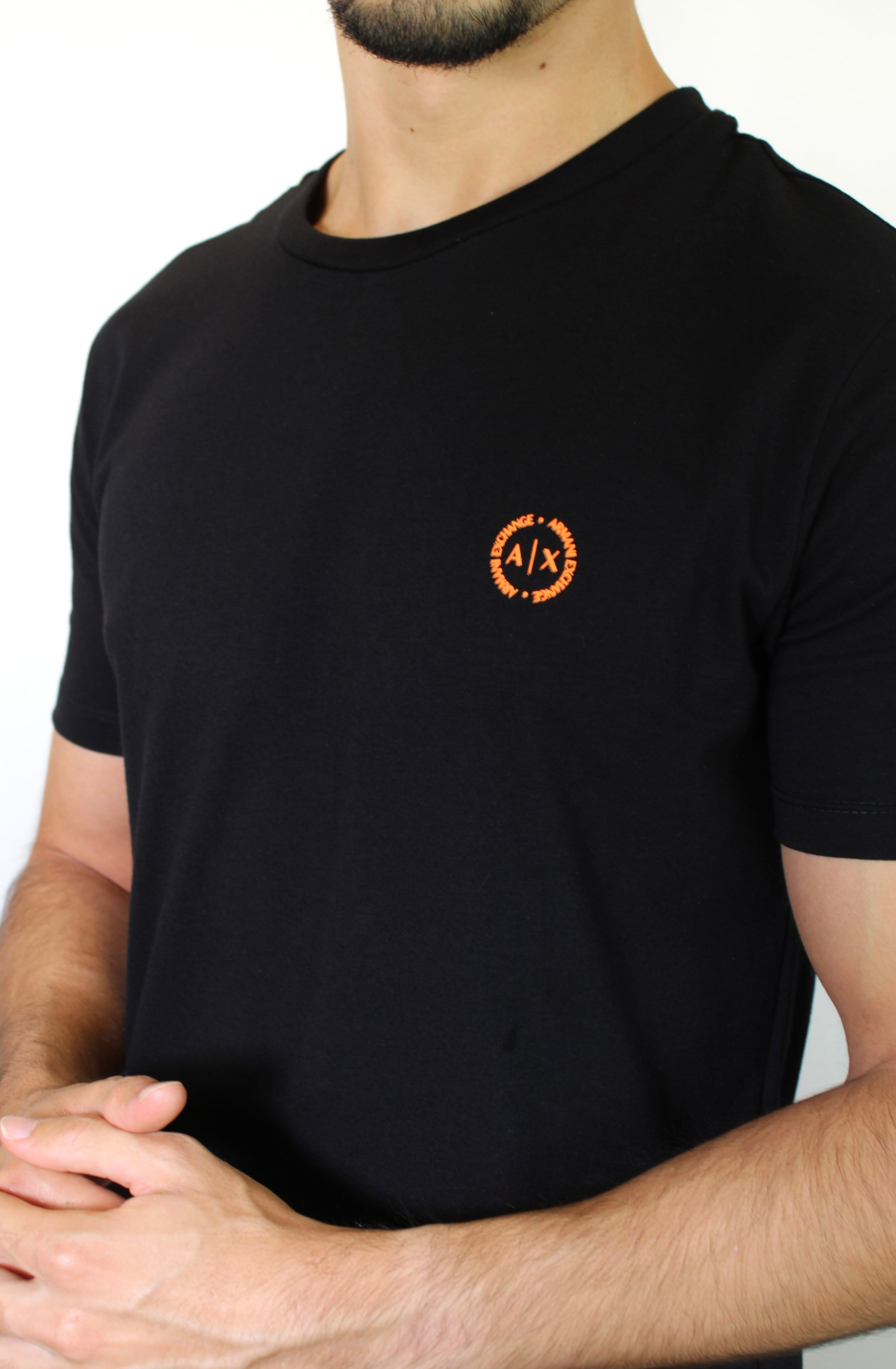 Camiseta AX Round Orange Logo - Preta