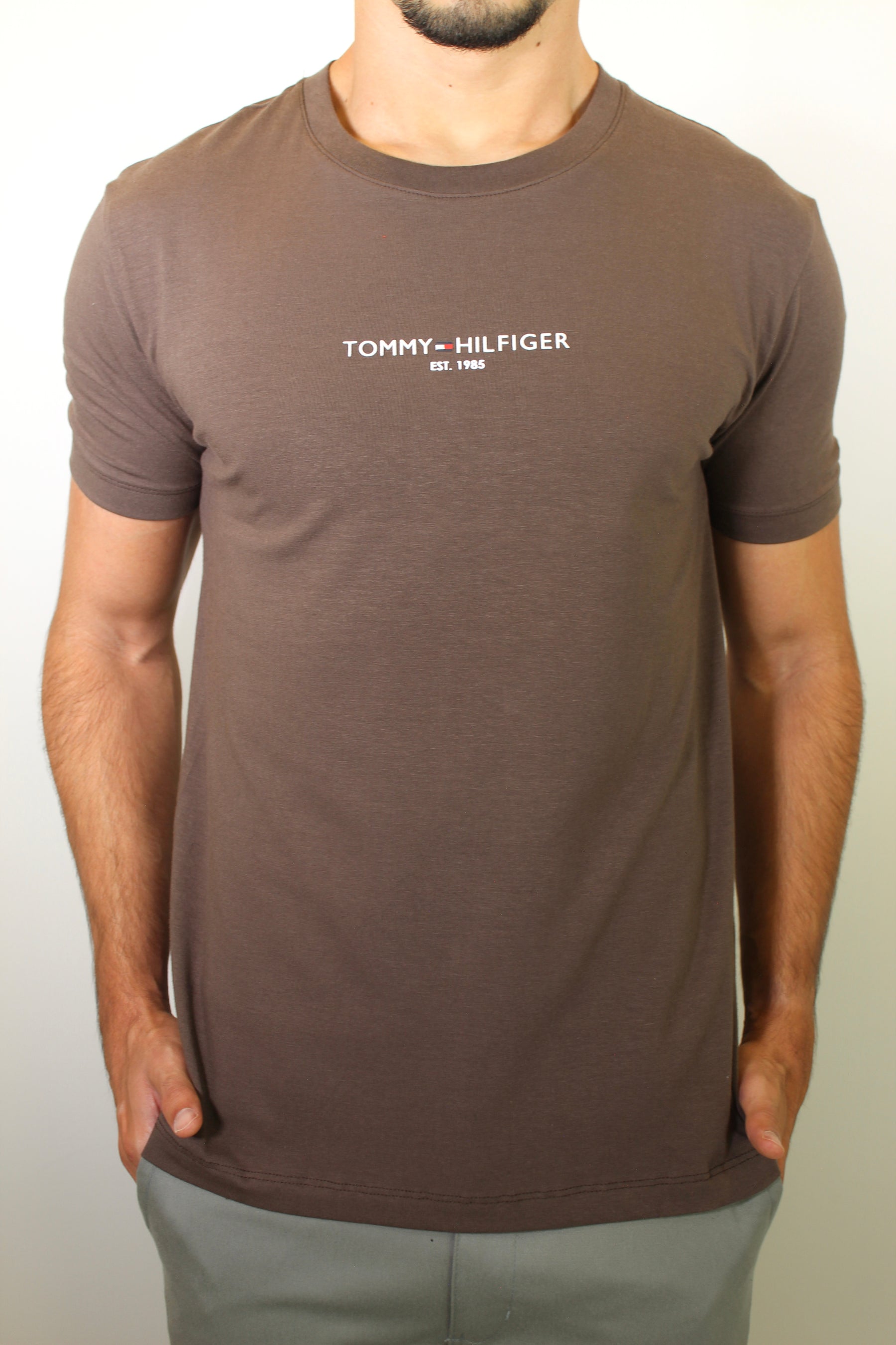 Camiseta TH Minimal Est. 1985 Logo - Marrom