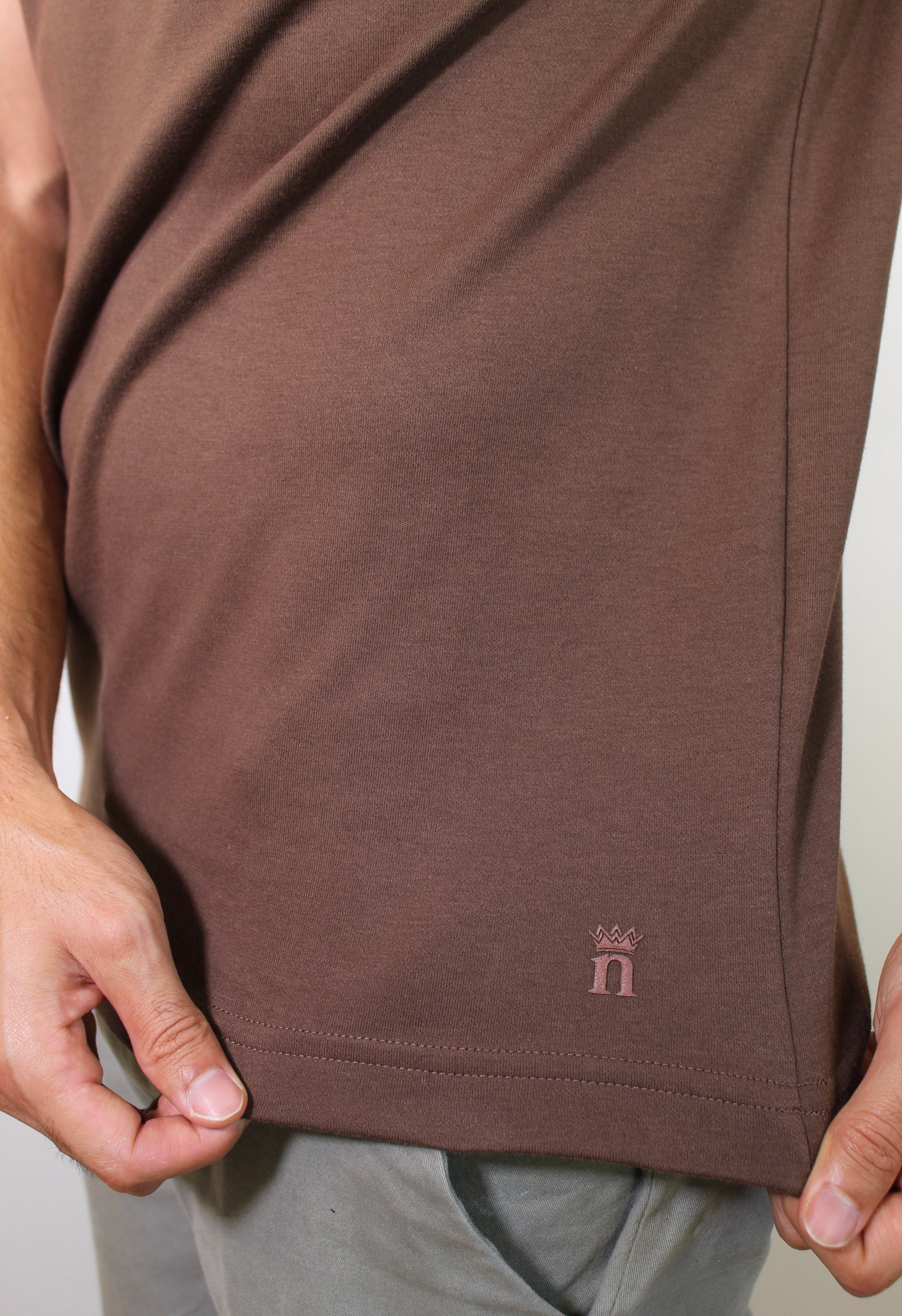 Camiseta Gola Midi Nobre Men - Marrom