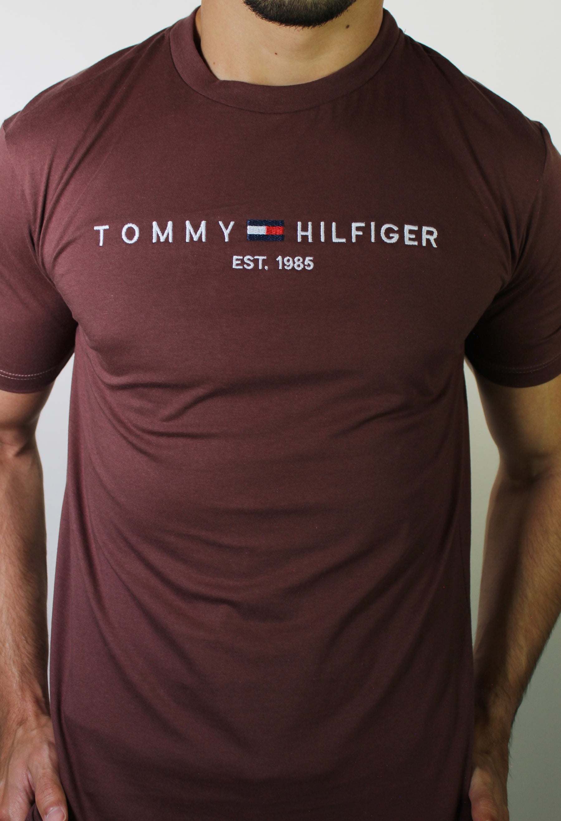 Camiseta TH Est. 1985 - Marrom