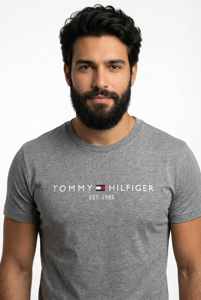 Camiseta TH Est. 1985 - Chumbo