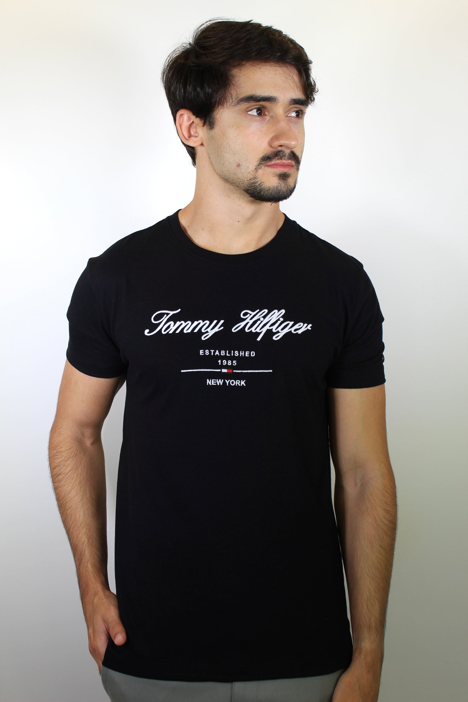 Camiseta TH Tommy Established 1985 NY - Preta