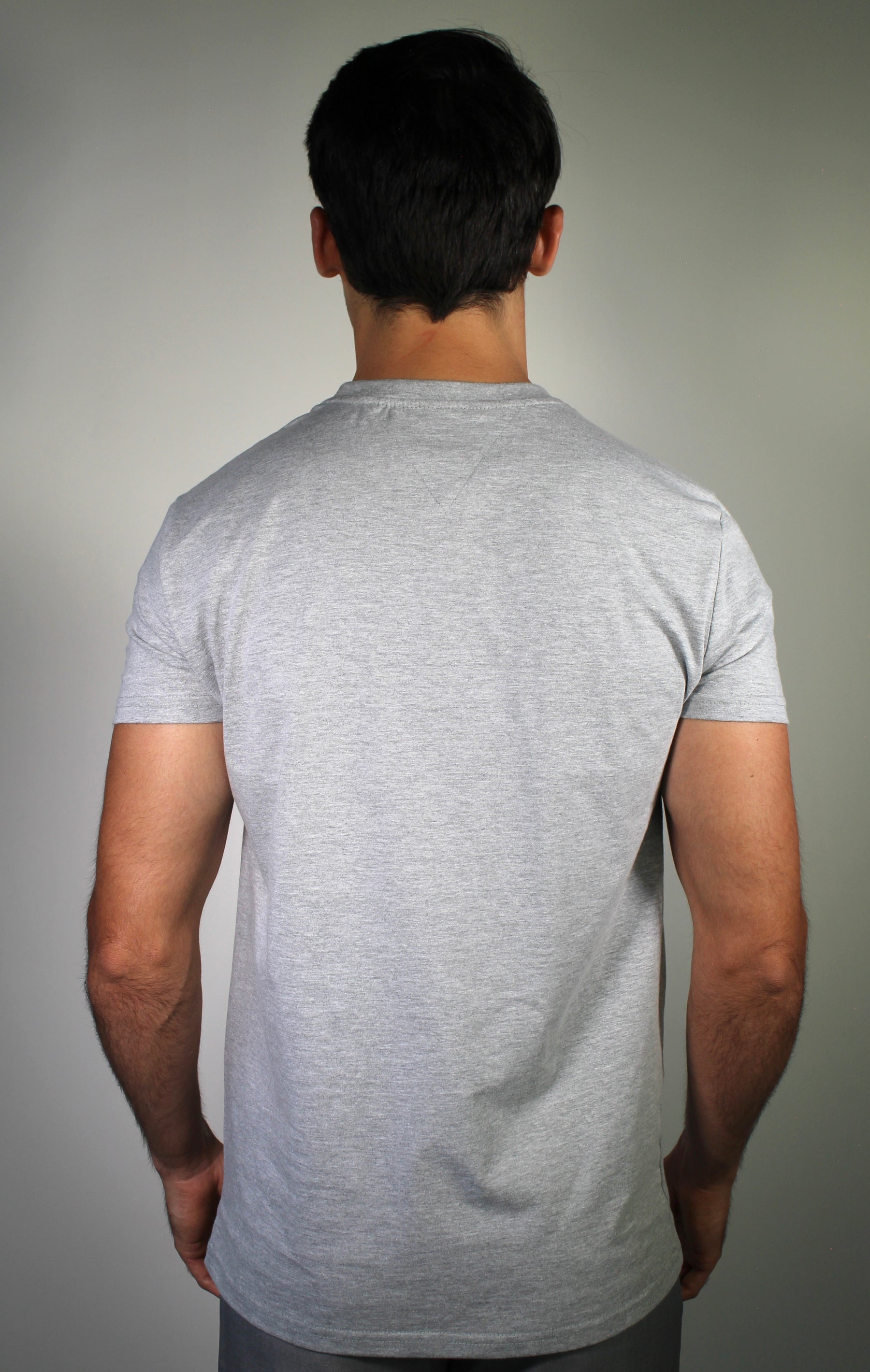 Camiseta TH Est. 1985 - Cinza