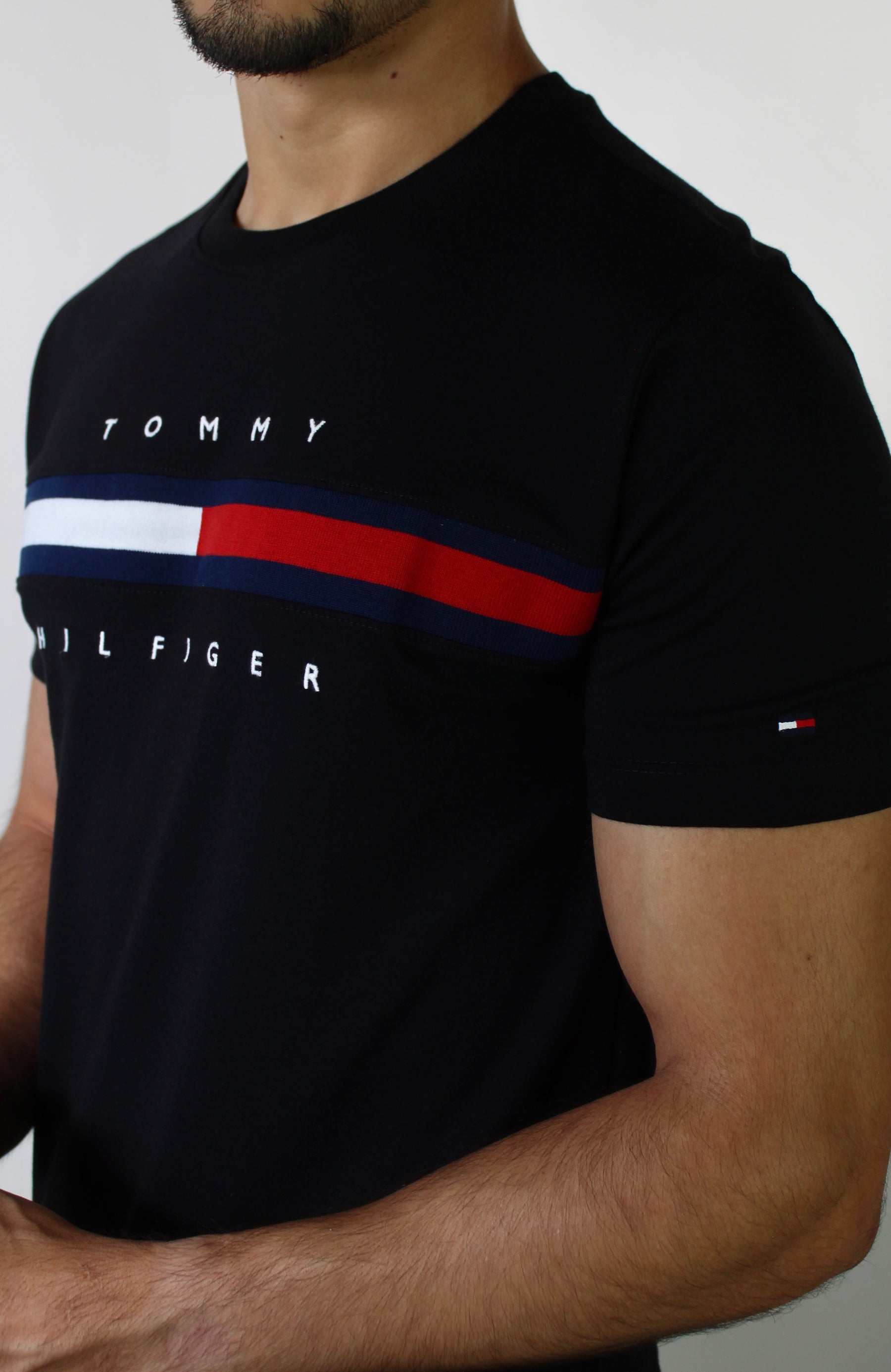 Camiseta TH Flag Stripe - Preta