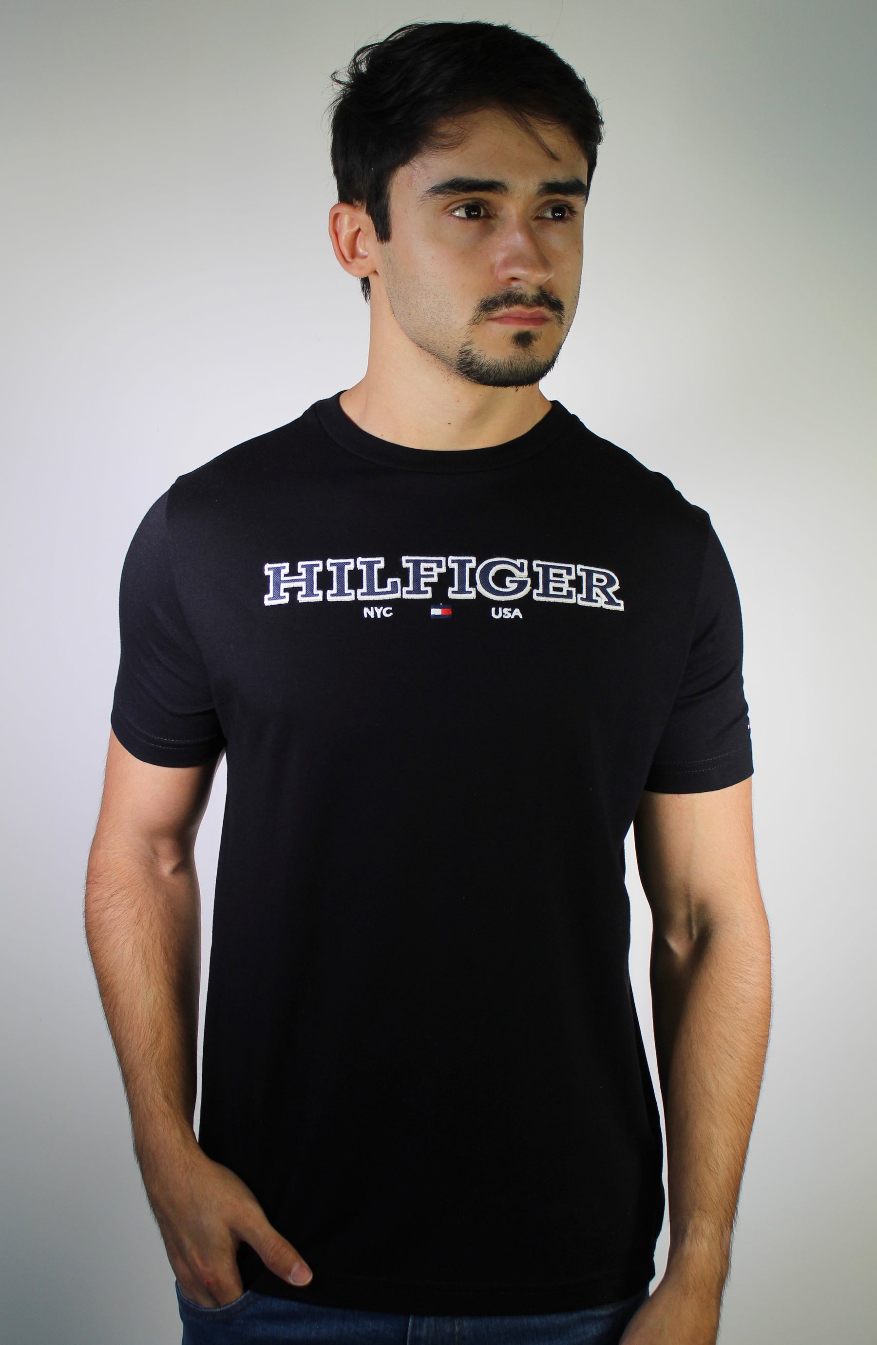 Camiseta TH Hilfiger NYC USA - Preta