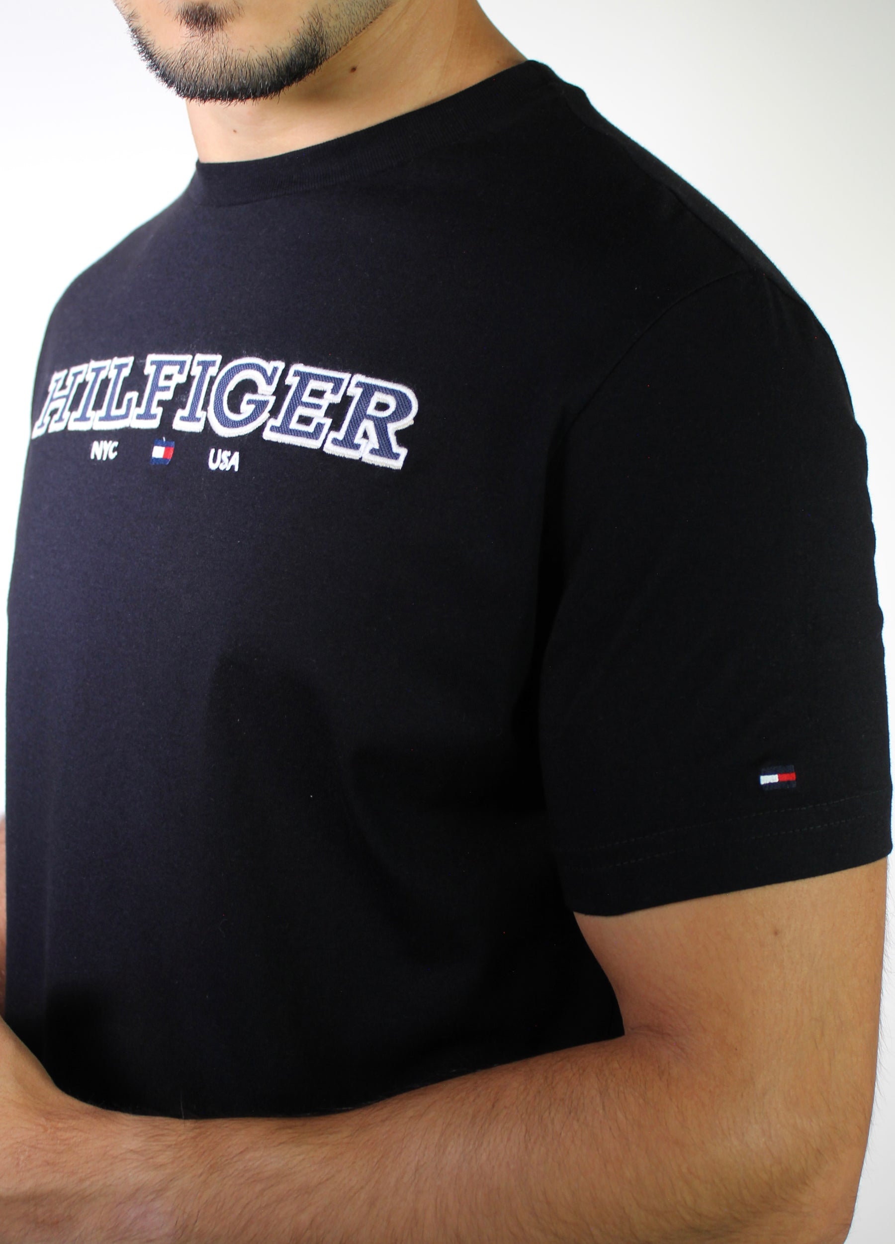 Camiseta TH Hilfiger NYC USA - Preta