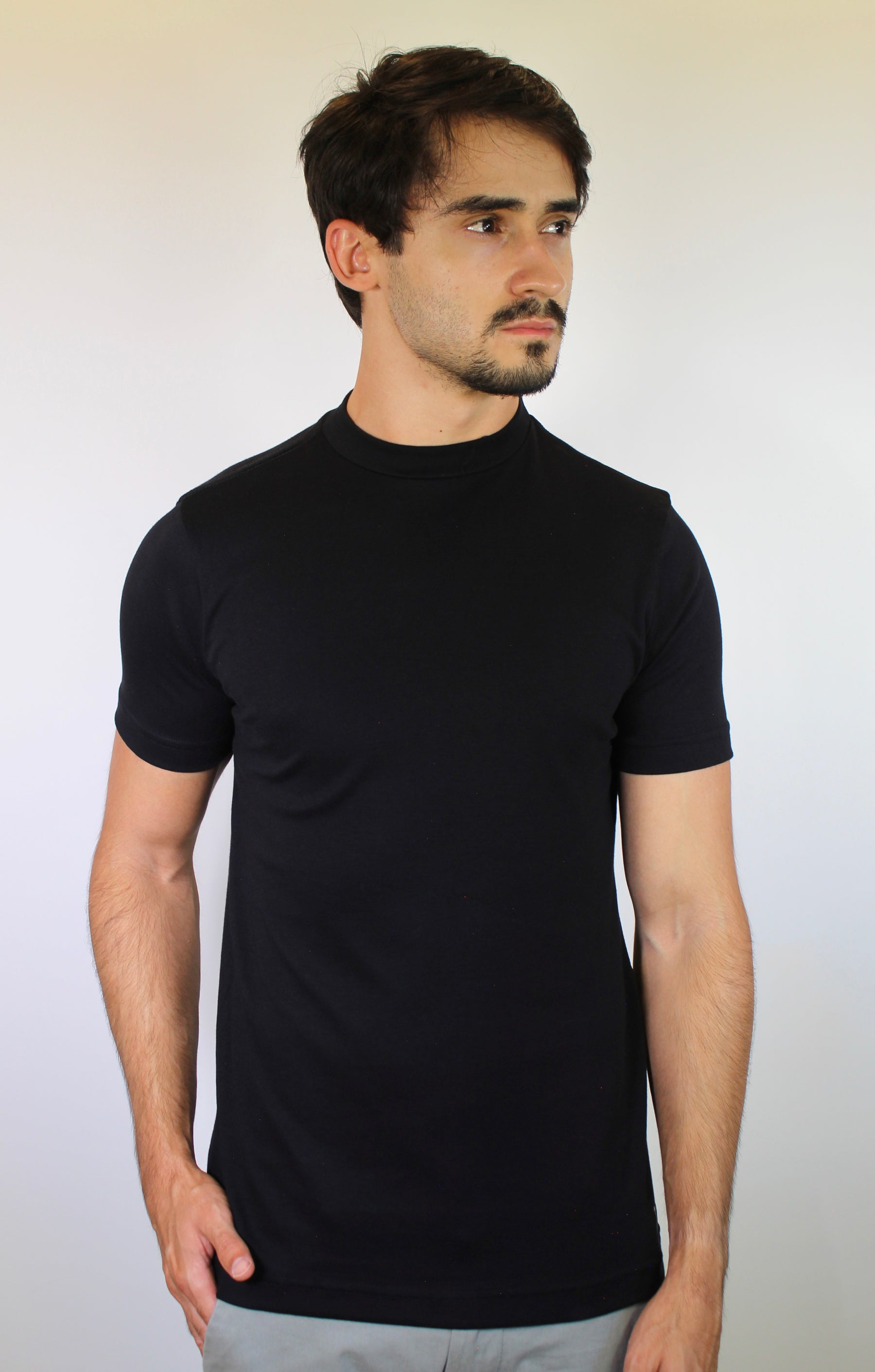 Camiseta Gola Midi Nobre Men - Preta