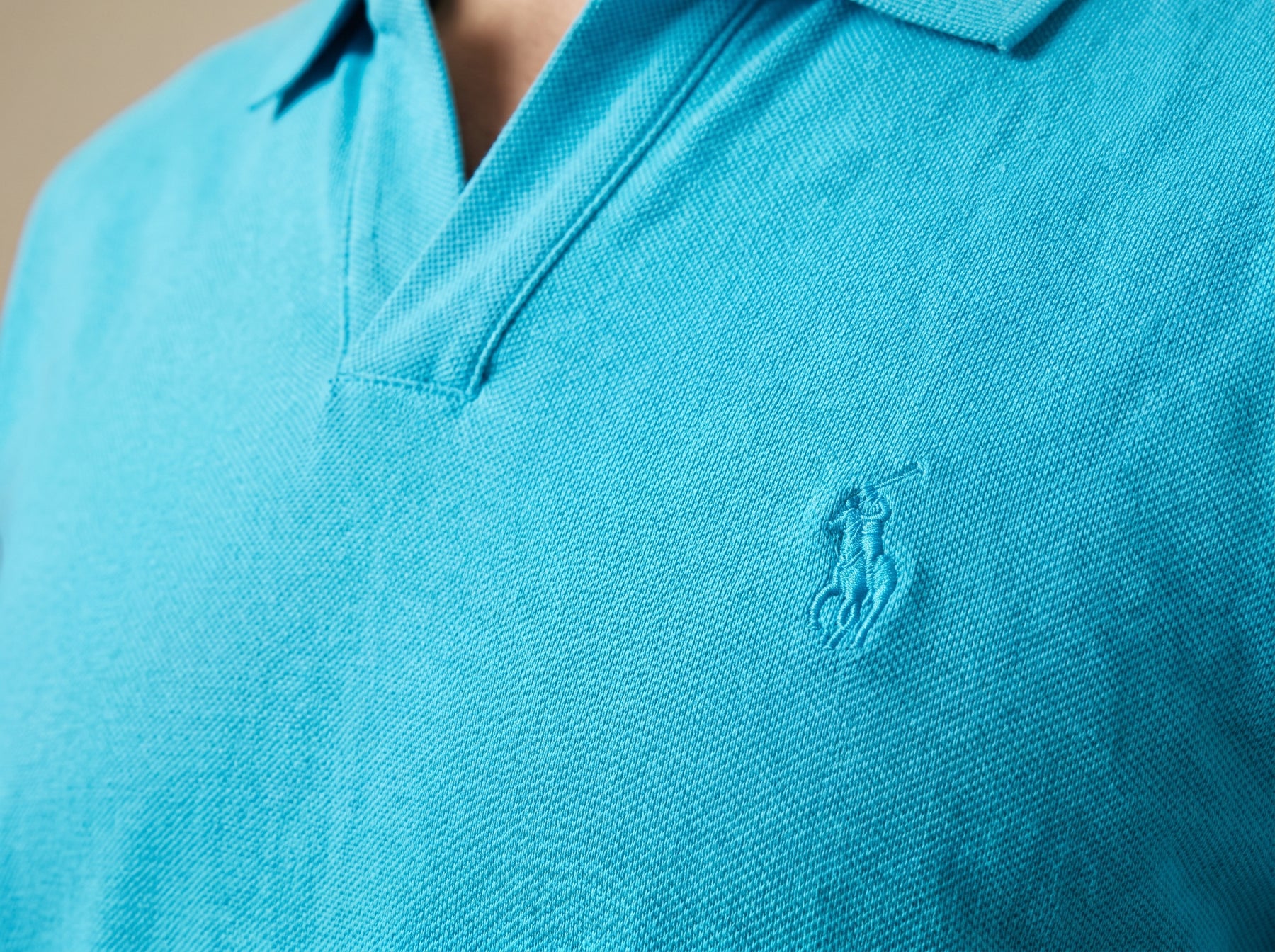 Camisa Gola Polo RL Monochrome V-Neck - Azul Celeste