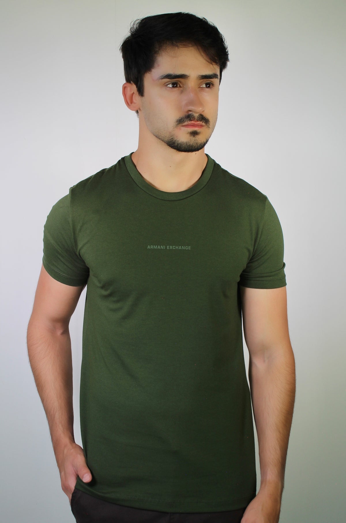 Camiseta AX Central Logo Minimal - Verde Musgo