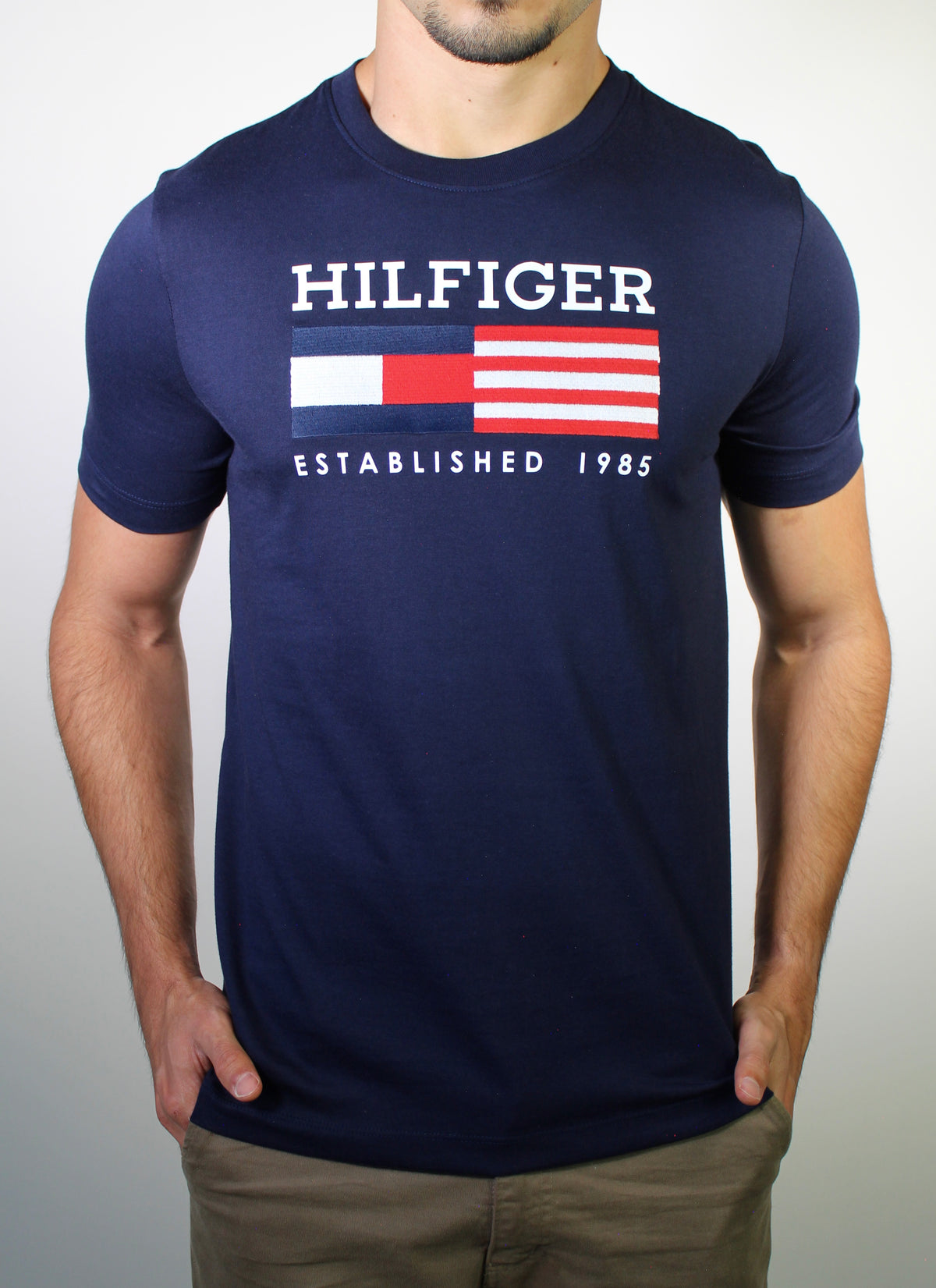 Camiseta TH Hilfiger Established 1985 USA Flag - Azul Marinho