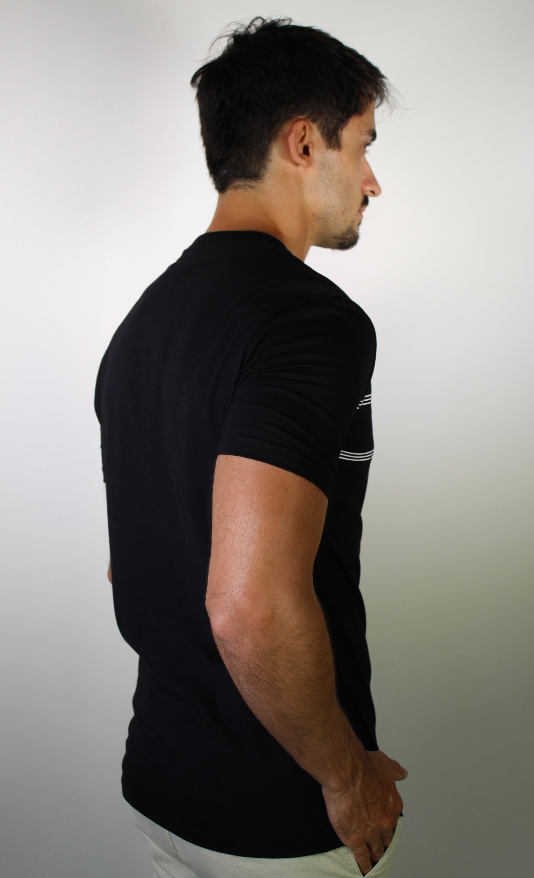 Camiseta TH Retro Striped Logo - Preta