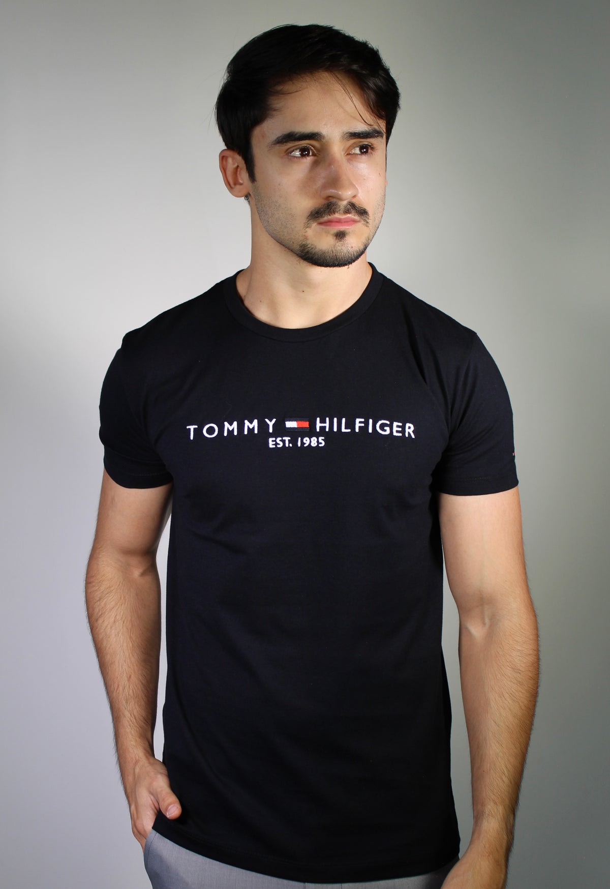 Camiseta TH Est. 1985 - Preta