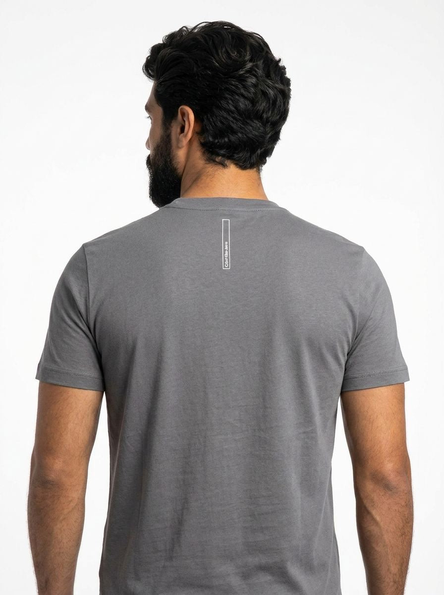 Camiseta CK Legacy Icon - Chumbo