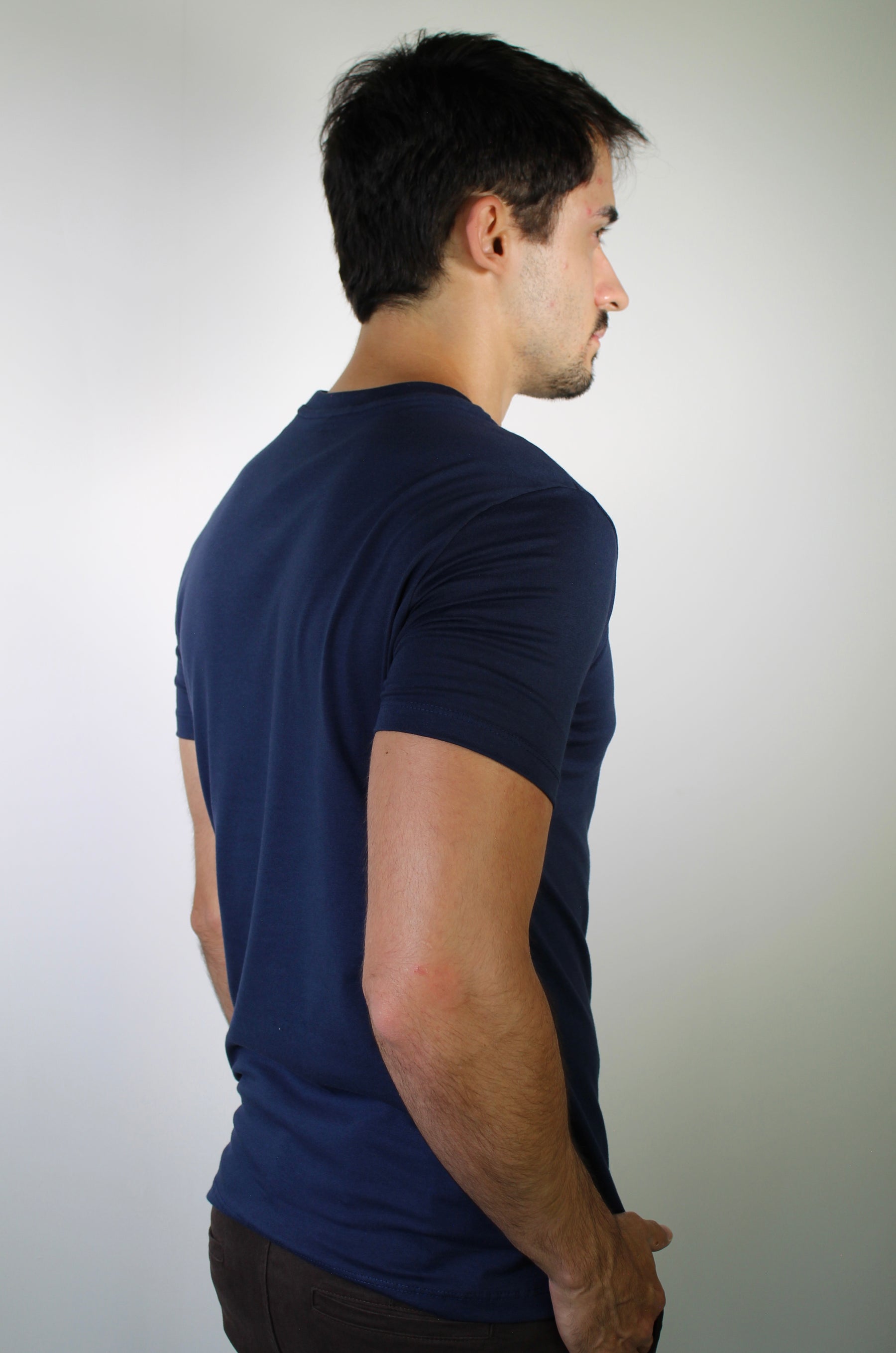 Camiseta AX Central Logo Minimal - Azul Marinho