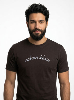 Camiseta CK Signature Script - Café