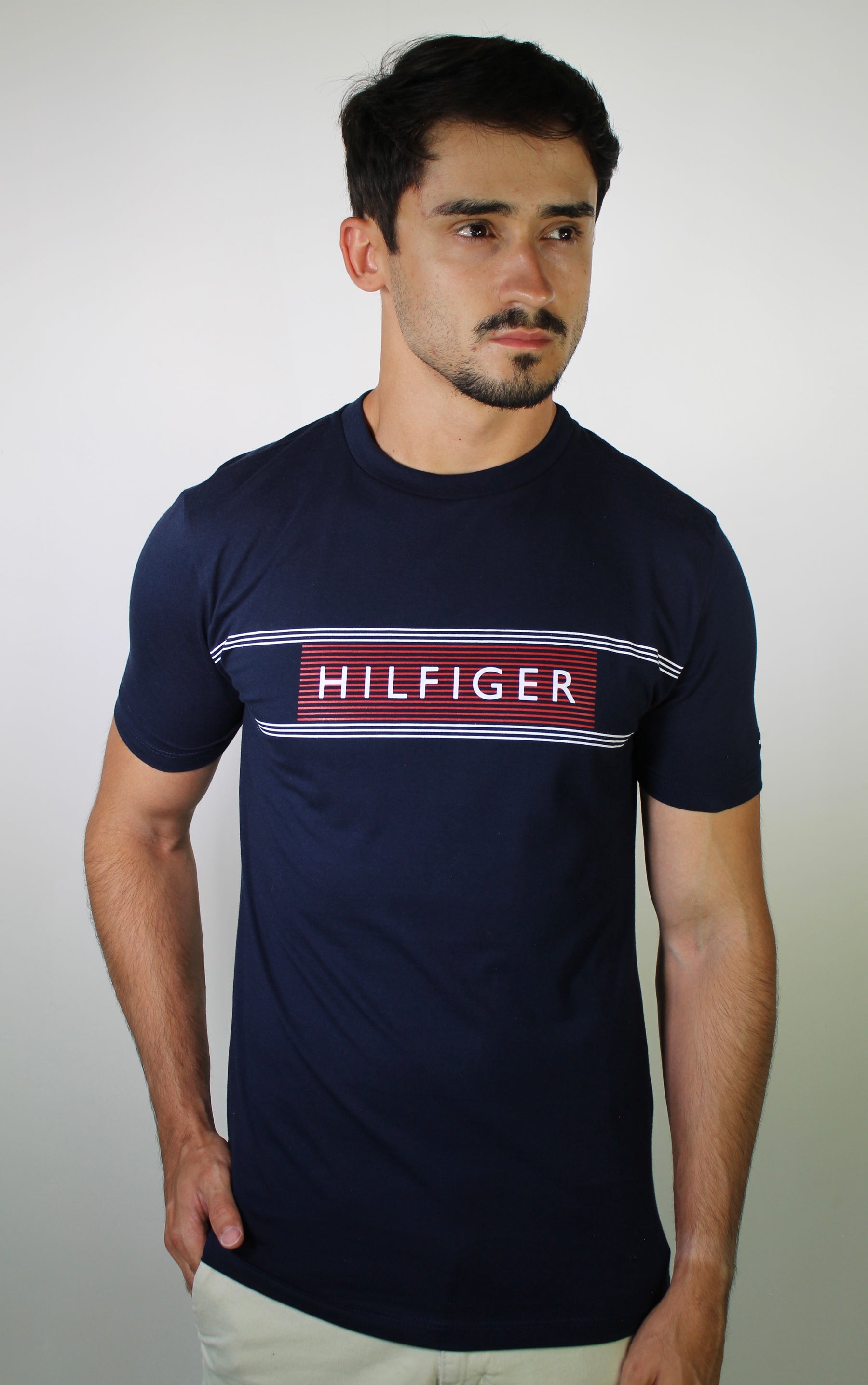 Camiseta TH Retro Striped Logo - Azul Marinho