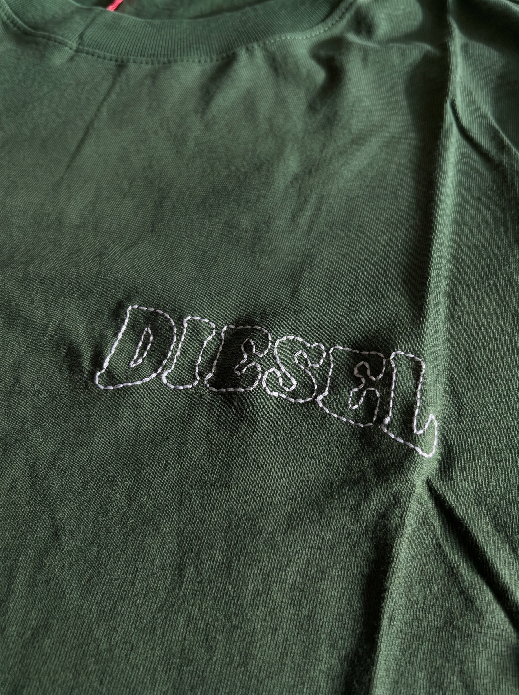 Camiseta DSL Outline Stitch Logo - Verde Musgo
