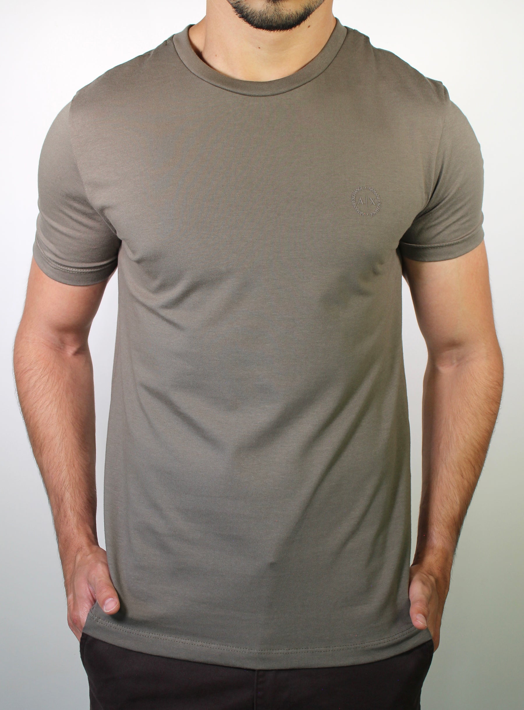 Camiseta AX Round Side Logo - Marrom Acinzentado