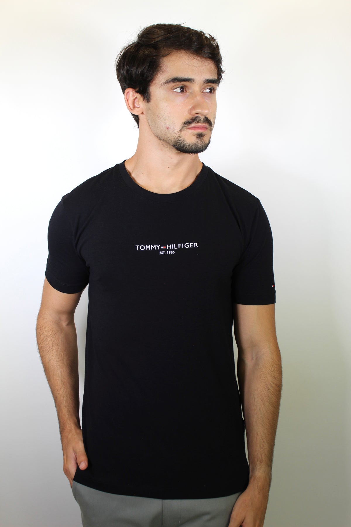 Camiseta TH Minimal Est. 1985 Logo - Preta