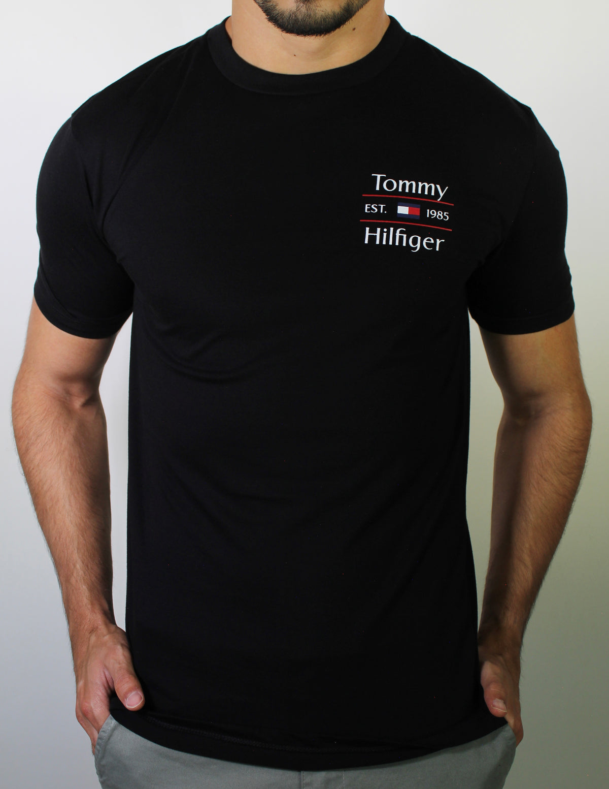 Camiseta TH Minimal Flag Badge Est. 1985 - Preta