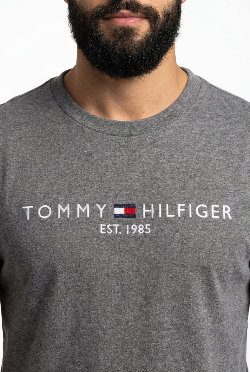 Camiseta TH Est. 1985 - Chumbo