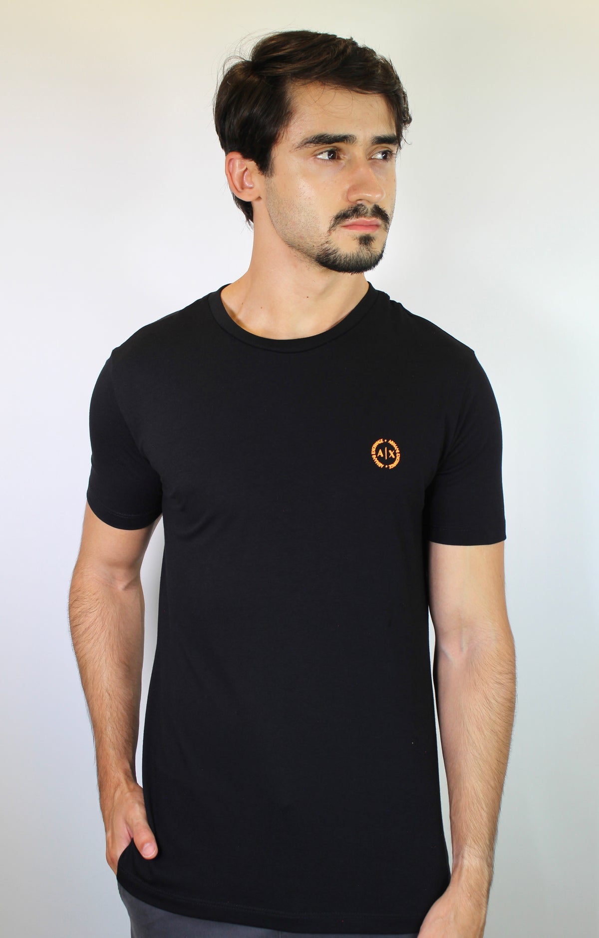Camiseta AX Round Orange Logo - Preta