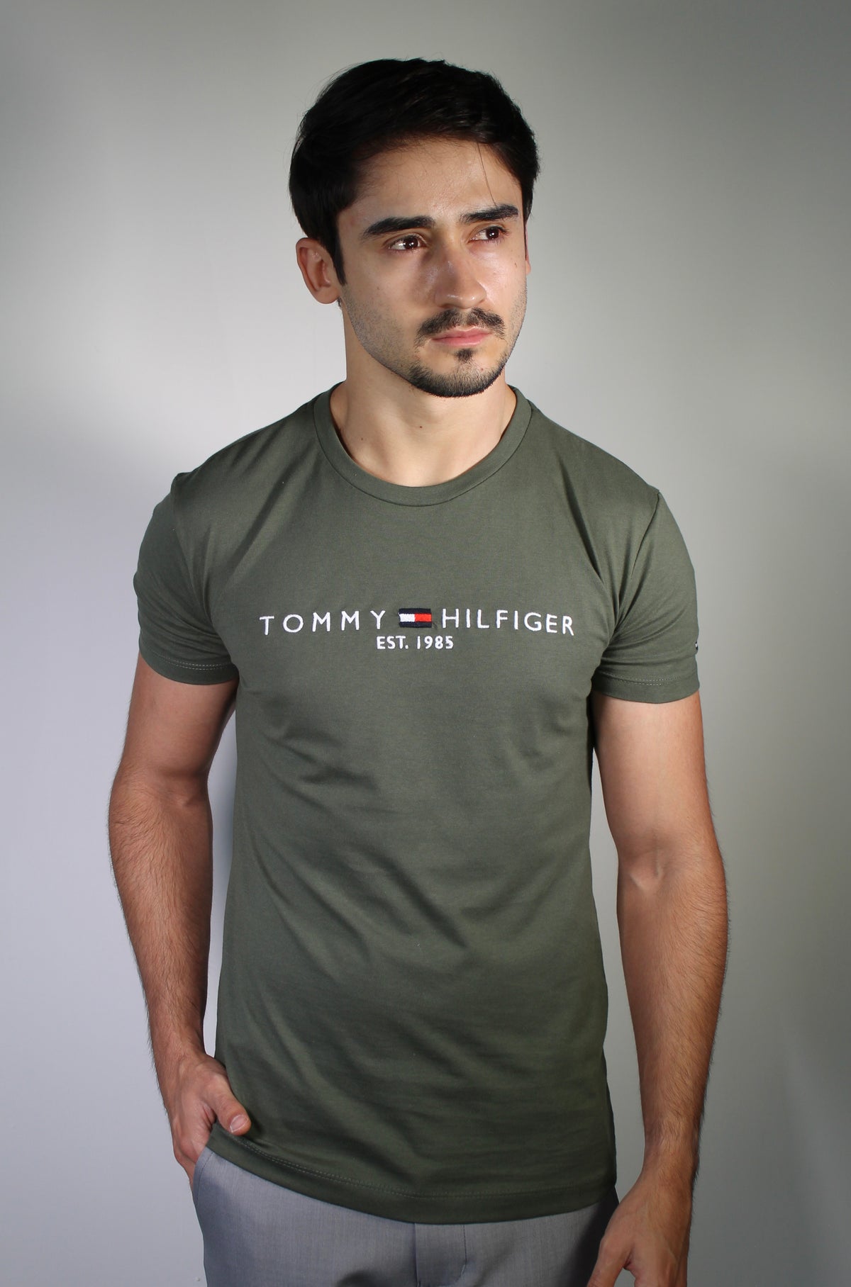 Camiseta TH Est. 1985 - Verde Musgo