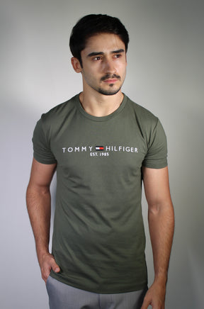 Camiseta TH Est. 1985 - Verde Musgo