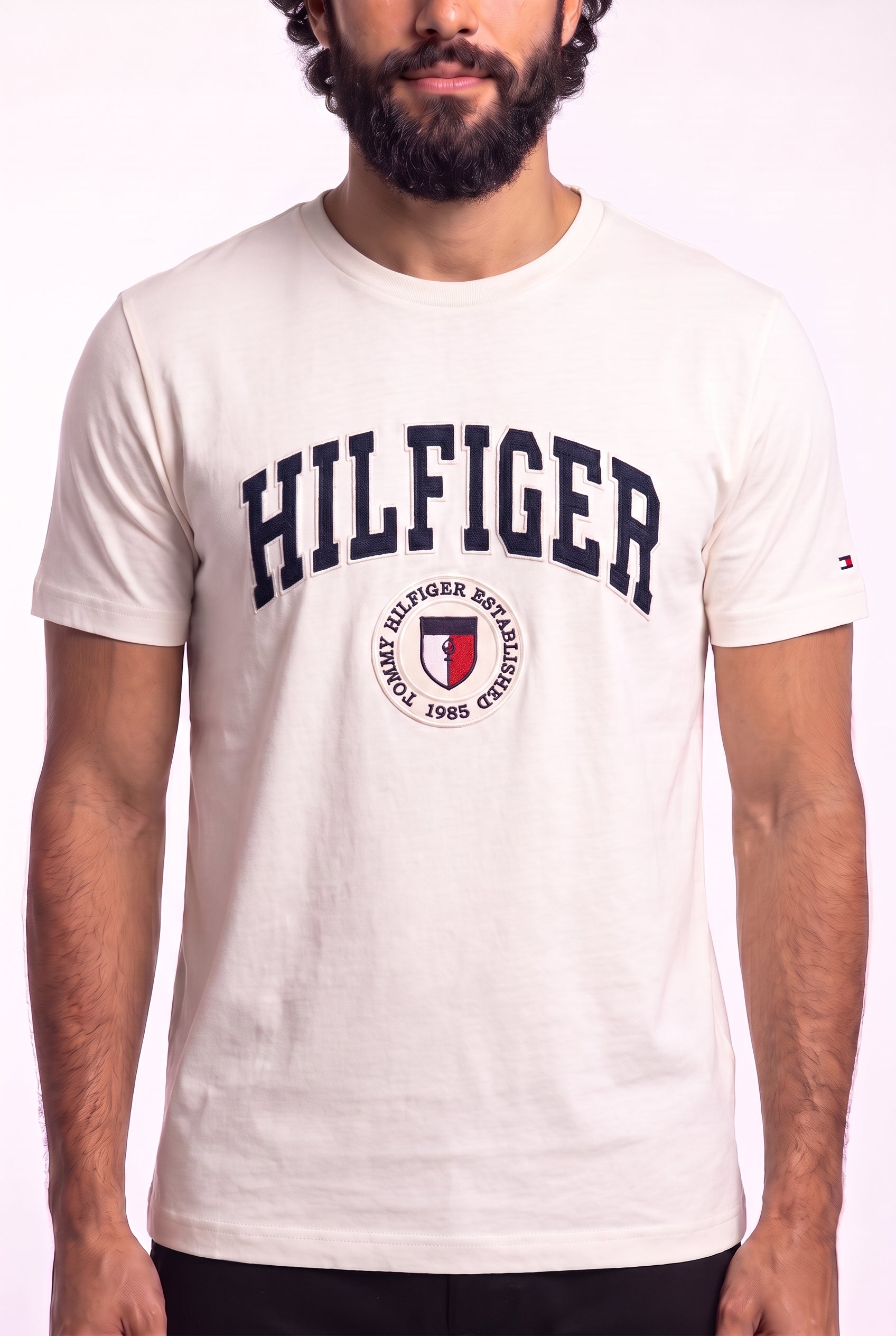Camiseta TH Varsity Escutcheon - Off White