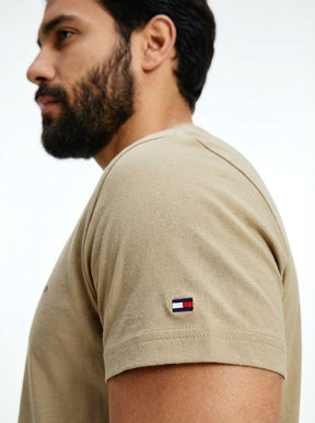 Camiseta TH Side Logo Flag Est. 1985 - Cáqui