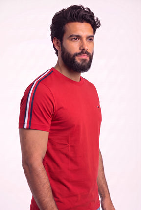 Camiseta TH Shoulder Stripe - Vermelha