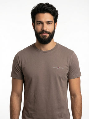 Camiseta TH Side Logo Flag Est. 1985 - Café