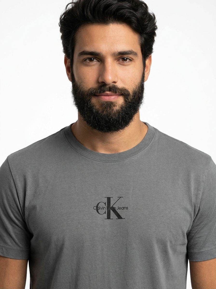 Camiseta CK Legacy Icon - Chumbo