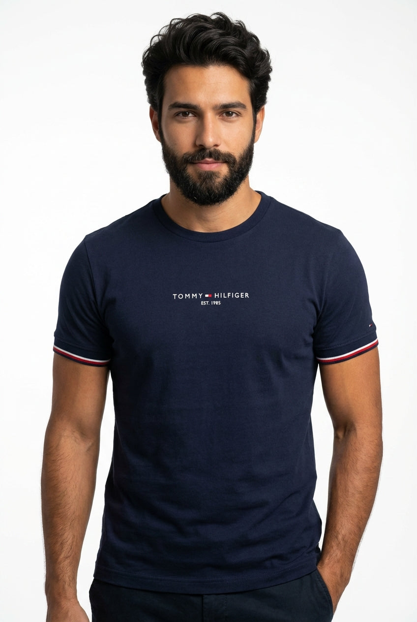 Camiseta TH Est. 1985 Band Sleeve - Azul Marinho