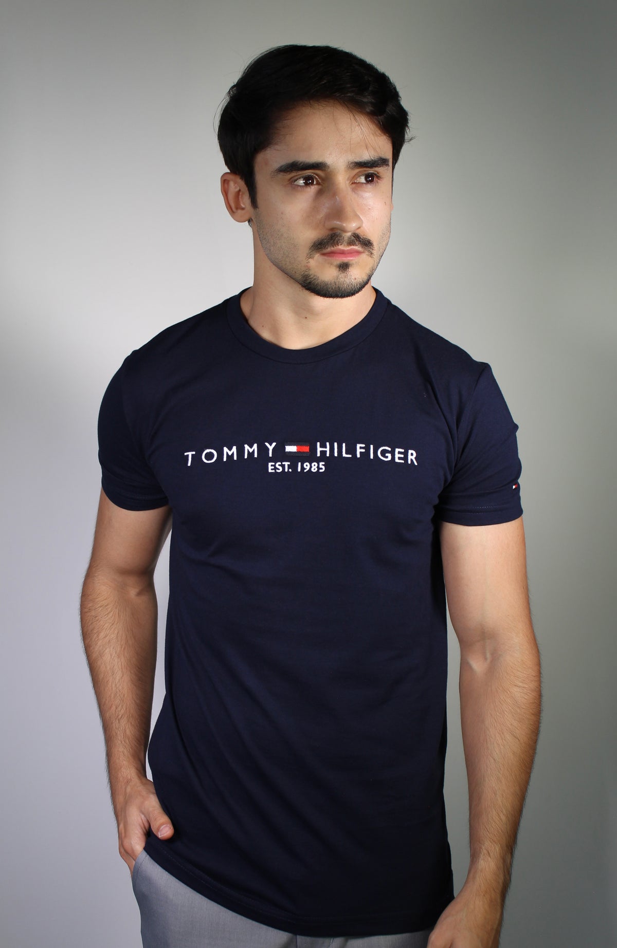 Camiseta TH Est. 1985 - Azul Marinho