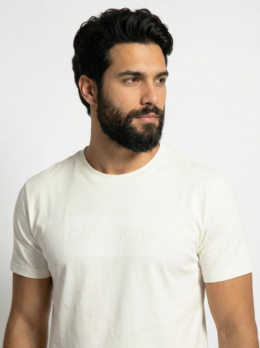 Camiseta CK Shadow Code - Off White