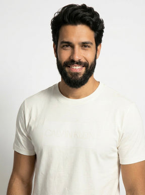 Camiseta CK Shadow Code - Off White