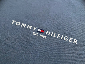 Camiseta TH Side Logo Flag Est. 1985 - Azul Acero