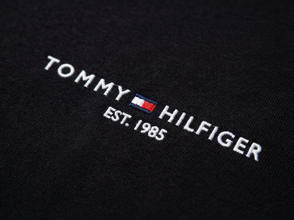 Camiseta TH Side Logo Flag Est. 1985 - Preta