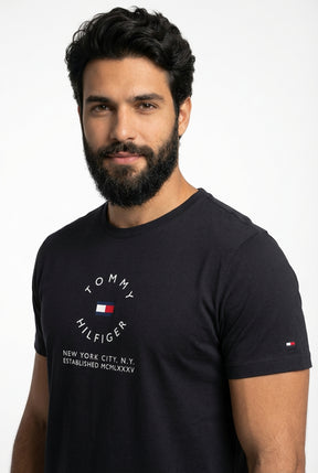 Camiseta TH Circle Style NYC - Preta