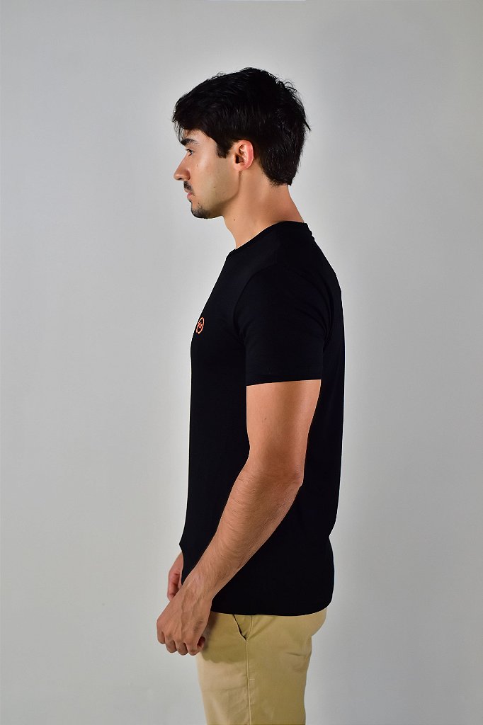 Camiseta AX Round Orange Logo - Preta
