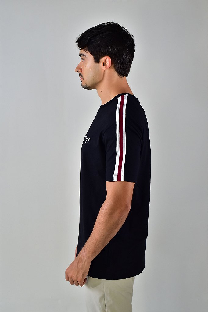 Camiseta AX Stripes Cursive Logo - Preto