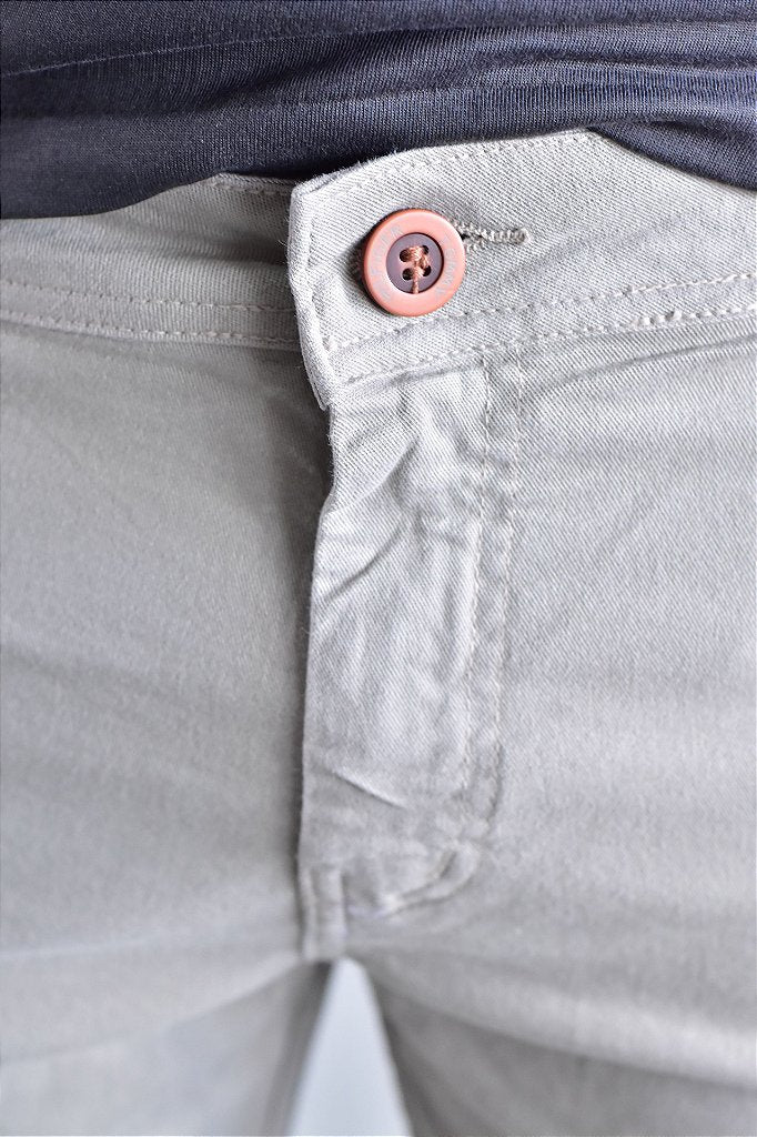 Bermuda Masculina Sarja TH - Cinza